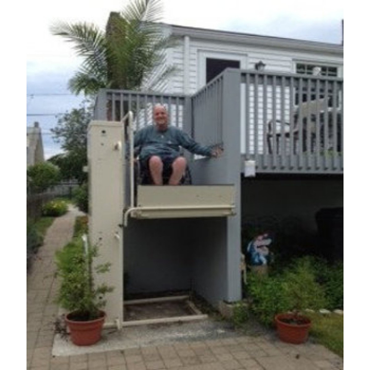 Mac's Vertical Platform Lift - Image 4